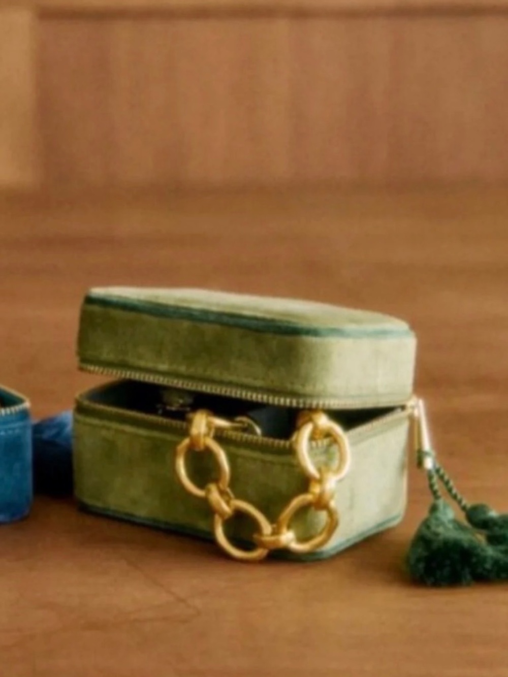 Brand new Sezane jewelry box travel case zip up green velvet